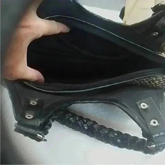 BEAUTIFUL HANDMADE BROWN AND BEIGE
Woven Shoulder Bag - Picture 6 of 11